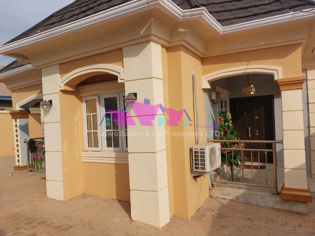 3 bedroom with 2 bedroom at jericho extension in ibadan