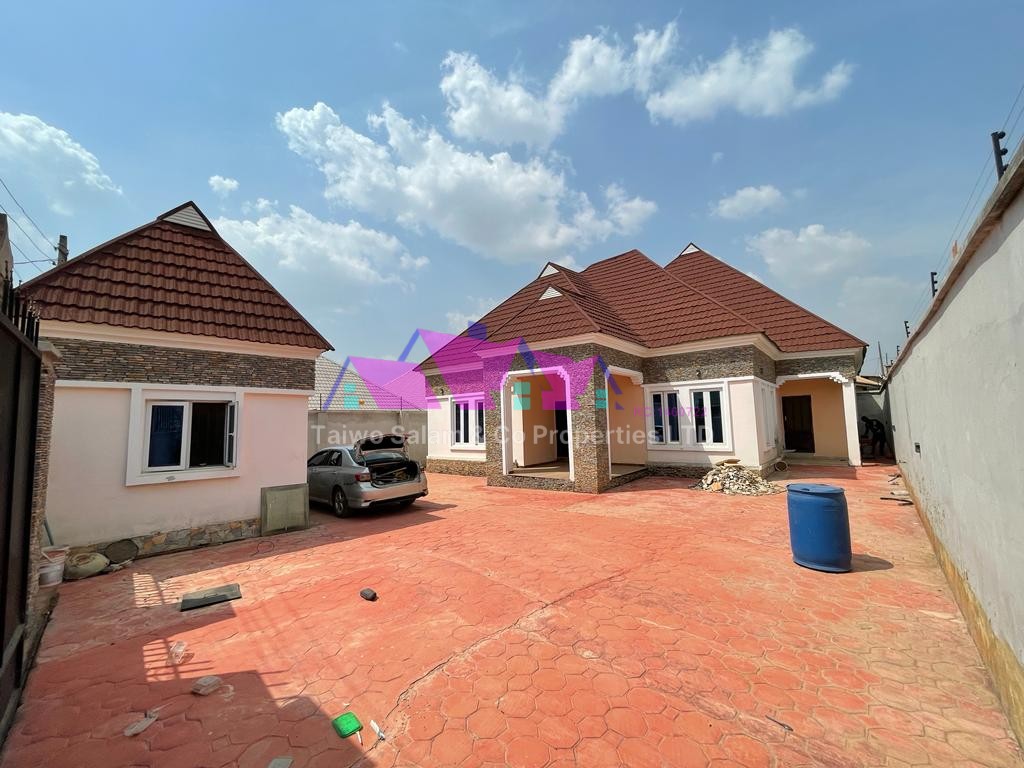 4 bedrooms bungalow in a fully residential estate at elebu Ibadan