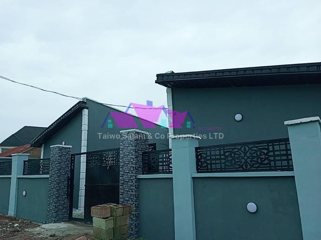 Newly built 3 bedroom with 1 bedroom flat at Jakarta area apata ibadan