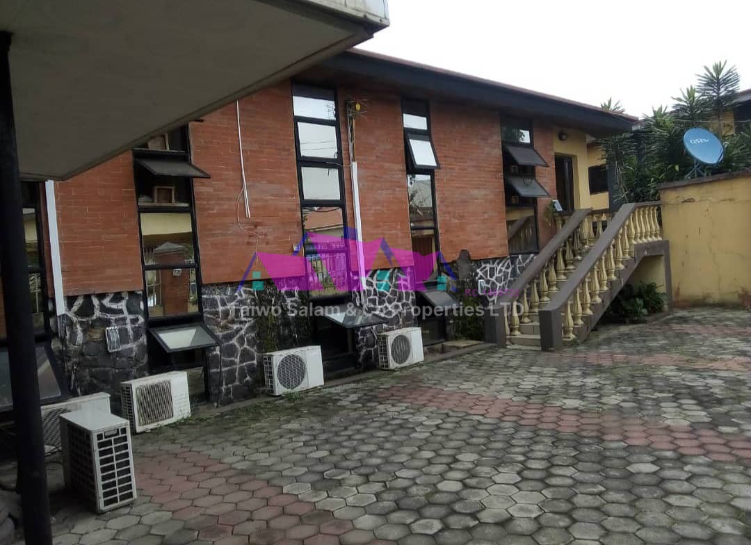 Functioning 26 rooms hotel with bar at Aree Bodija Ibadan