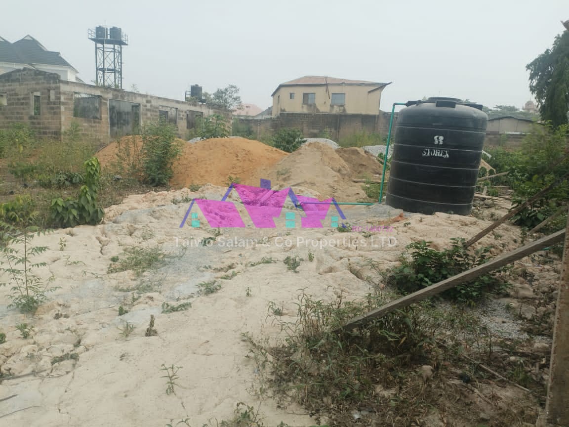 4 plots of land of 2000m² in gated estate at Ikolaba ibadan