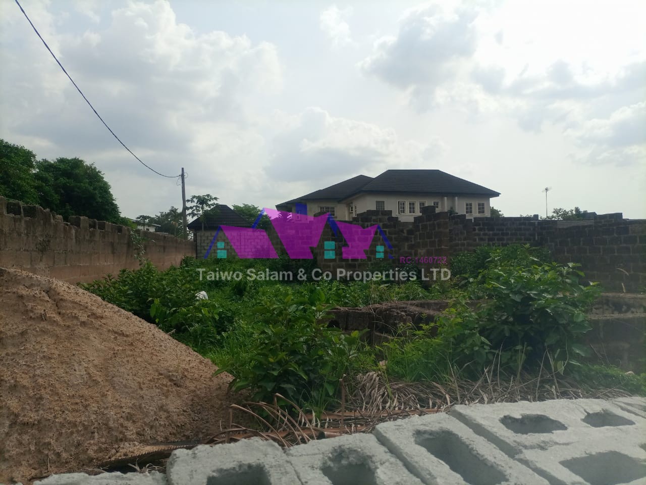 Plot of land of 687m² at main idi ishin area jericho ibadan