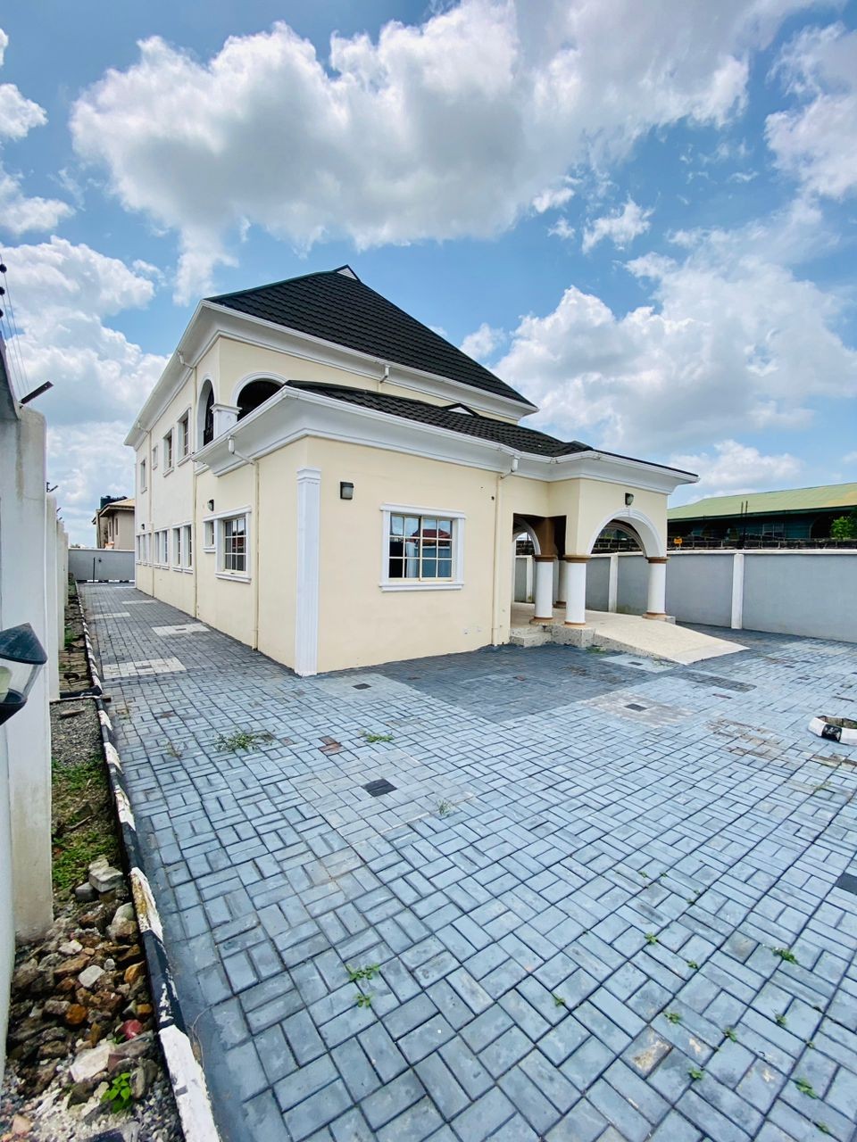 Newly build 4 Bedroom Fully Detached Duplex