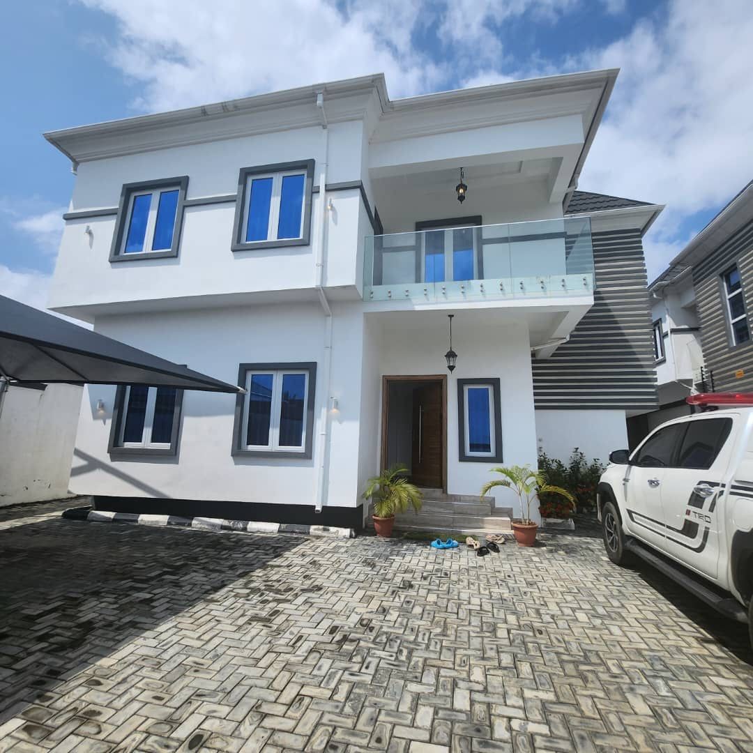 A Standard 4 bedroom duplex