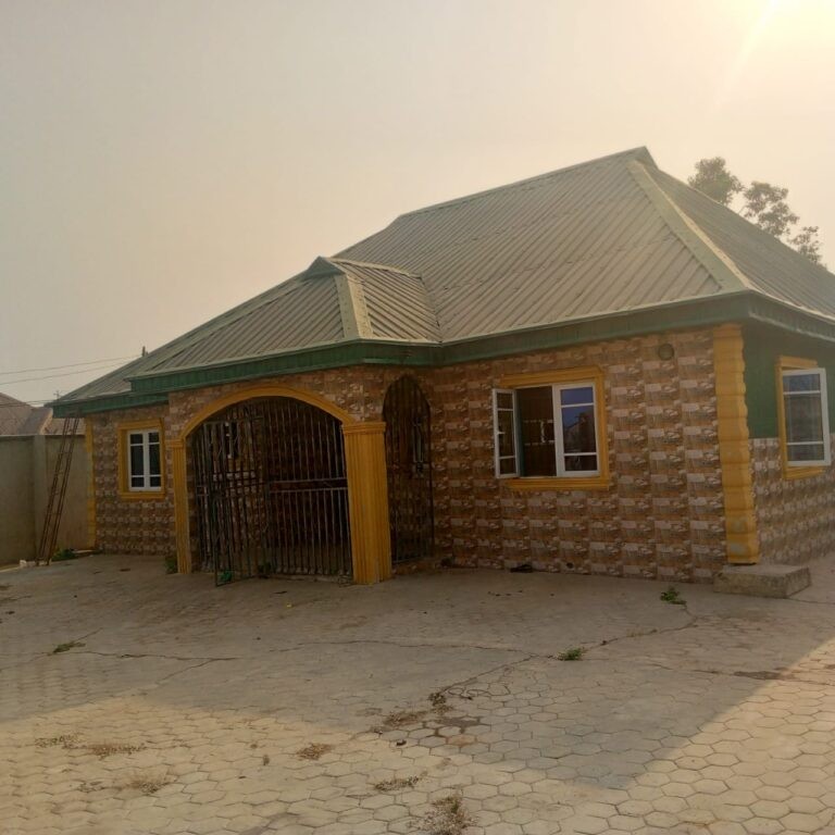 Self compound 3 bedroom bungalow