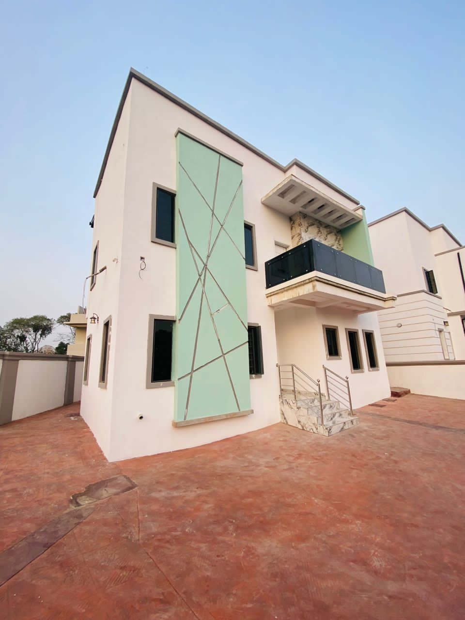 4 bedroom duplex with BQ