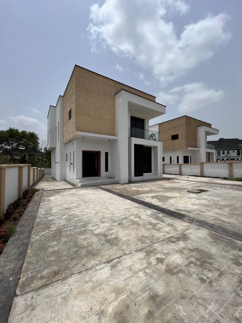 Newly build 4 bedrooms fully detached duplex with BQ