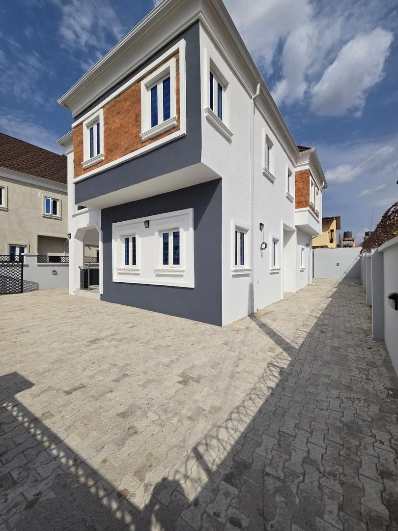4 Bedroom Fully Detached Duplex with a BQ