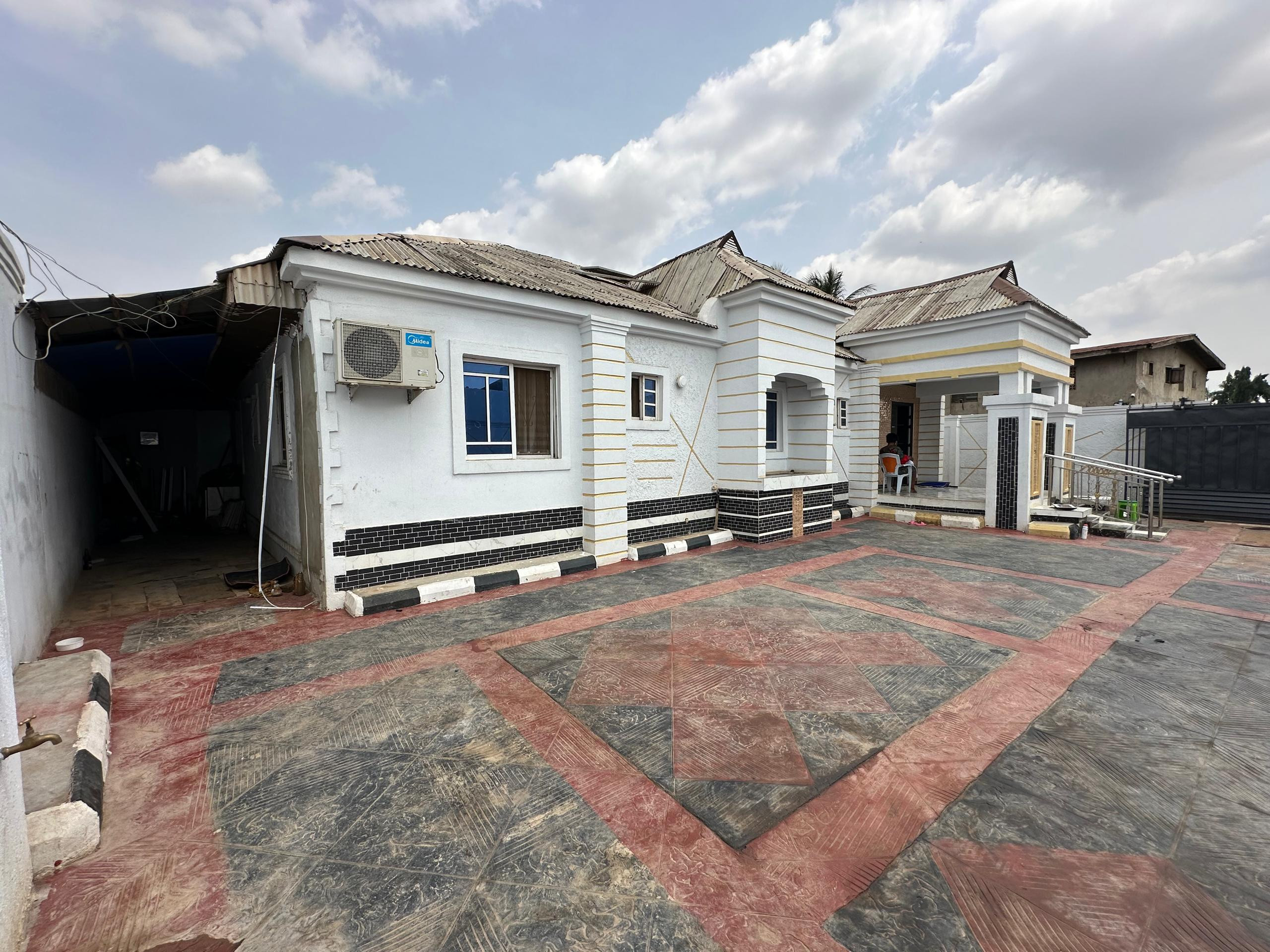 3 Bedroom & 2 Bedroom Bungalow with Bq