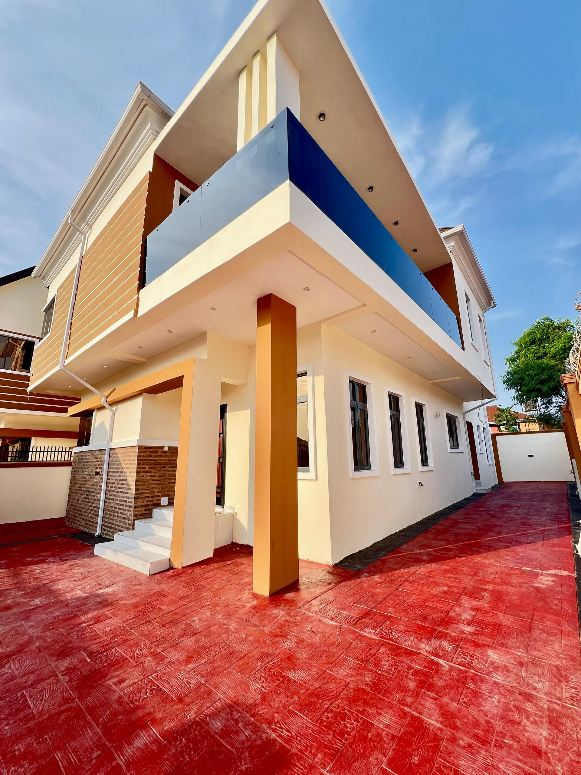 5 Bedroom Duplex with Bq