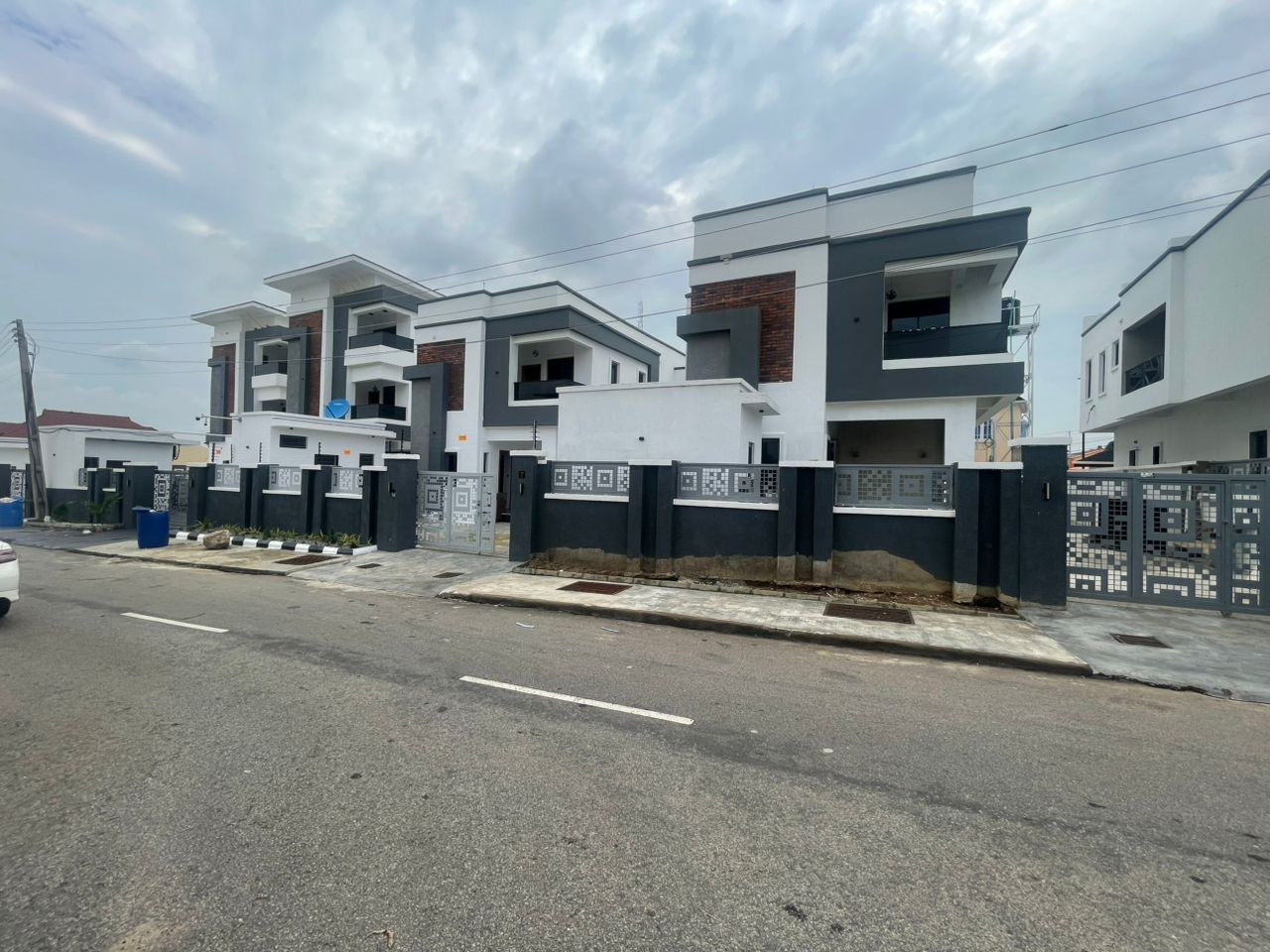 4 Bedroom Duplex with Bq