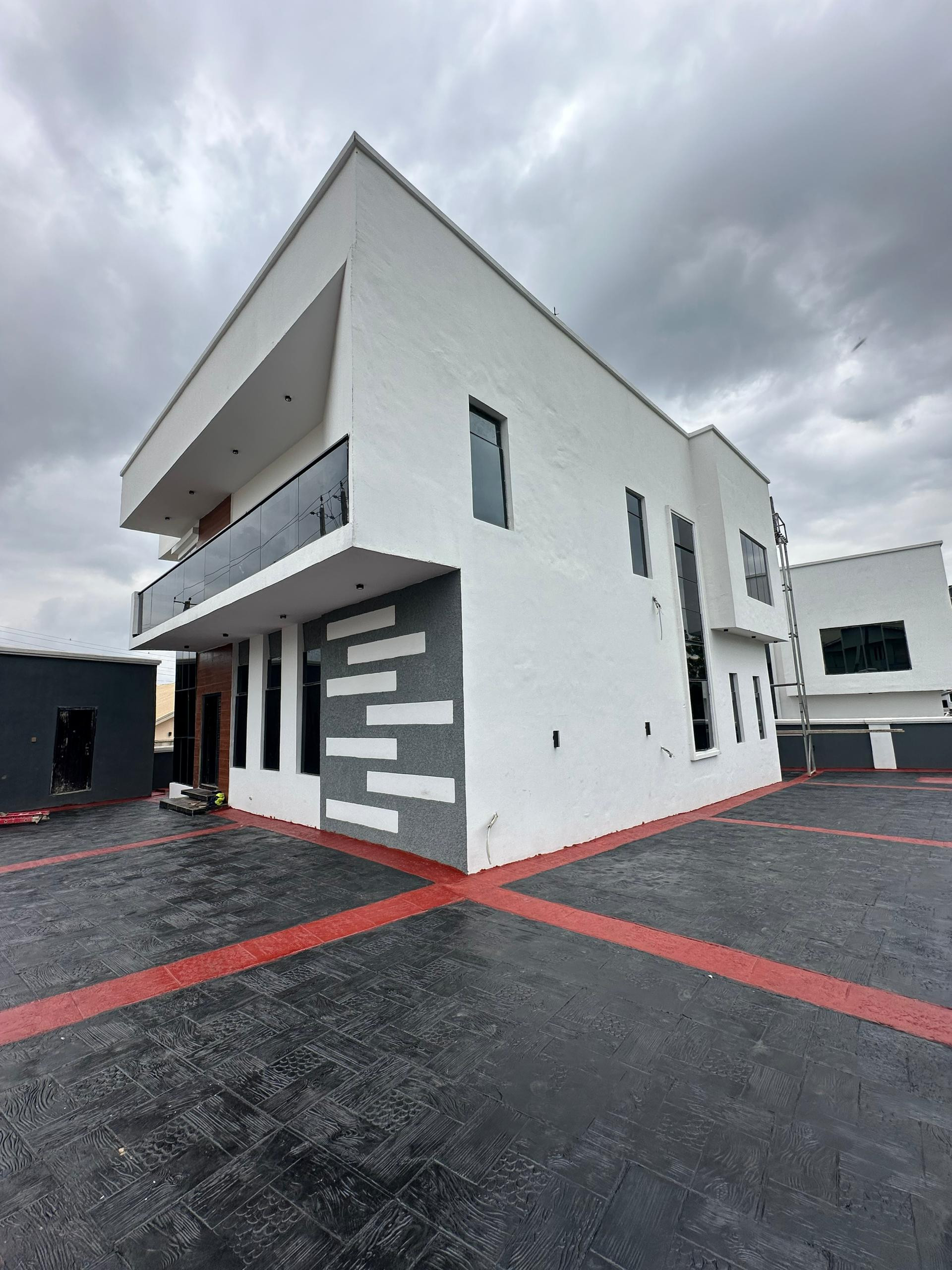 Elegant Fully Detached 4 Bedroom Duplex
