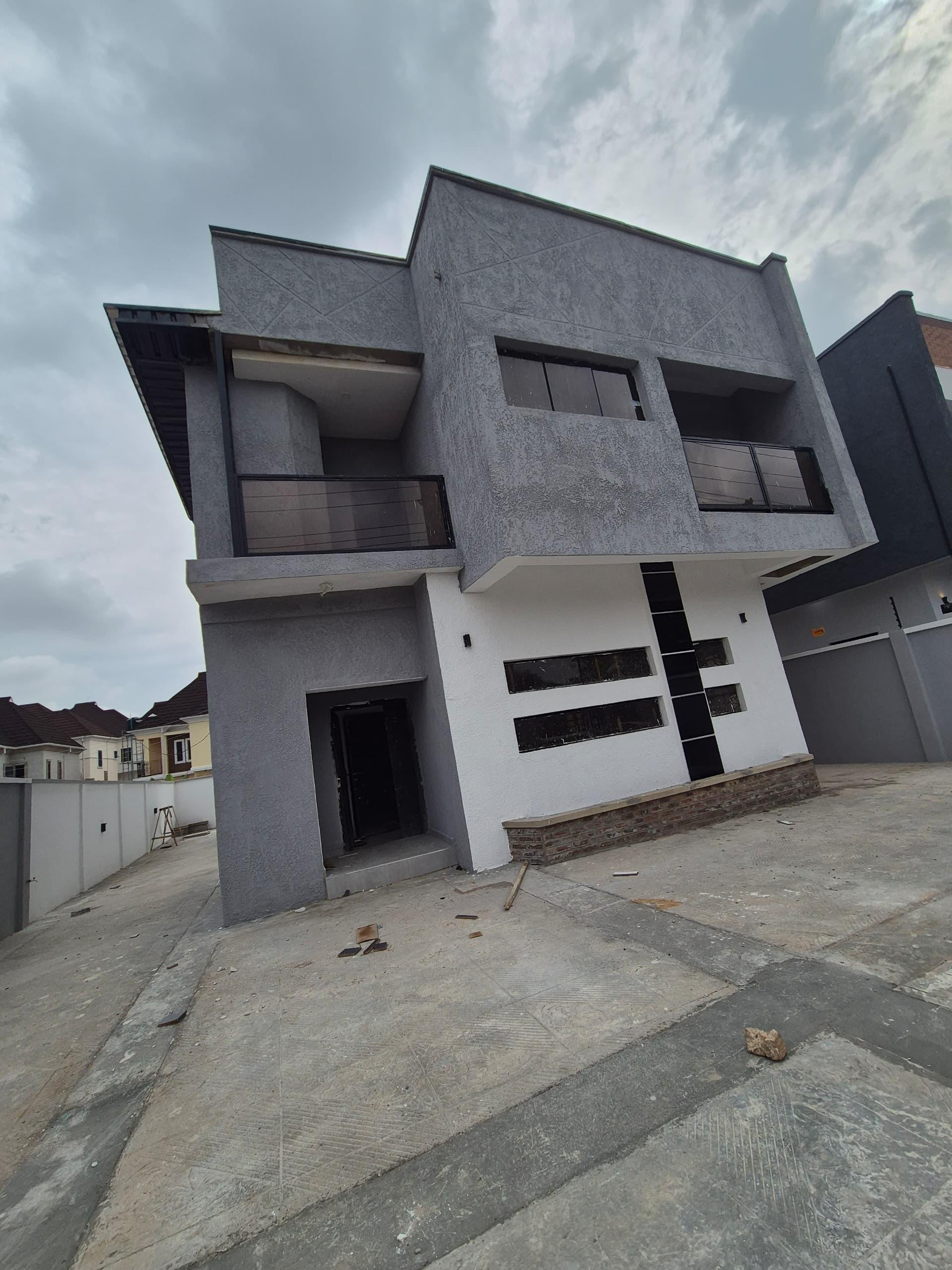Fully Detached 4 Bedroom Duplex with Bq