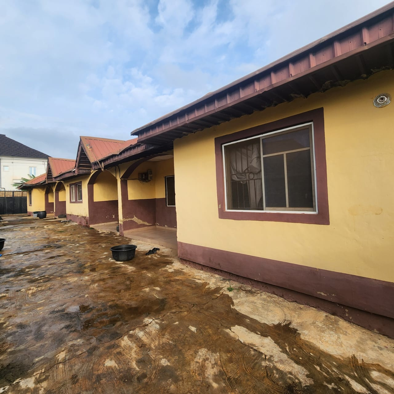 4 Unit of 2 Bedrooms and Room & Parlor Flats