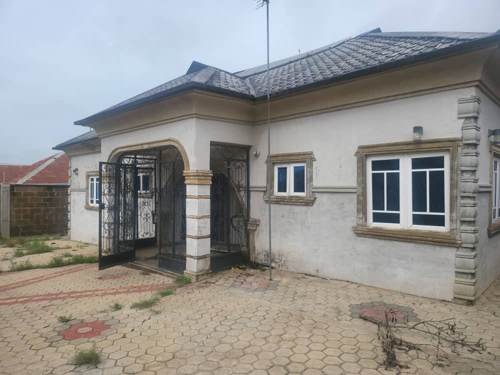 3 bedroom bungalow