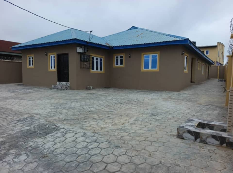 5 Units Apartment