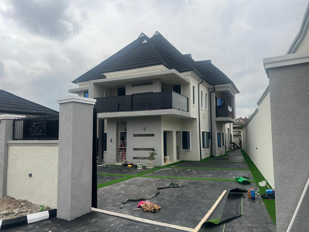 4 Bedroom Duplex with Bq
