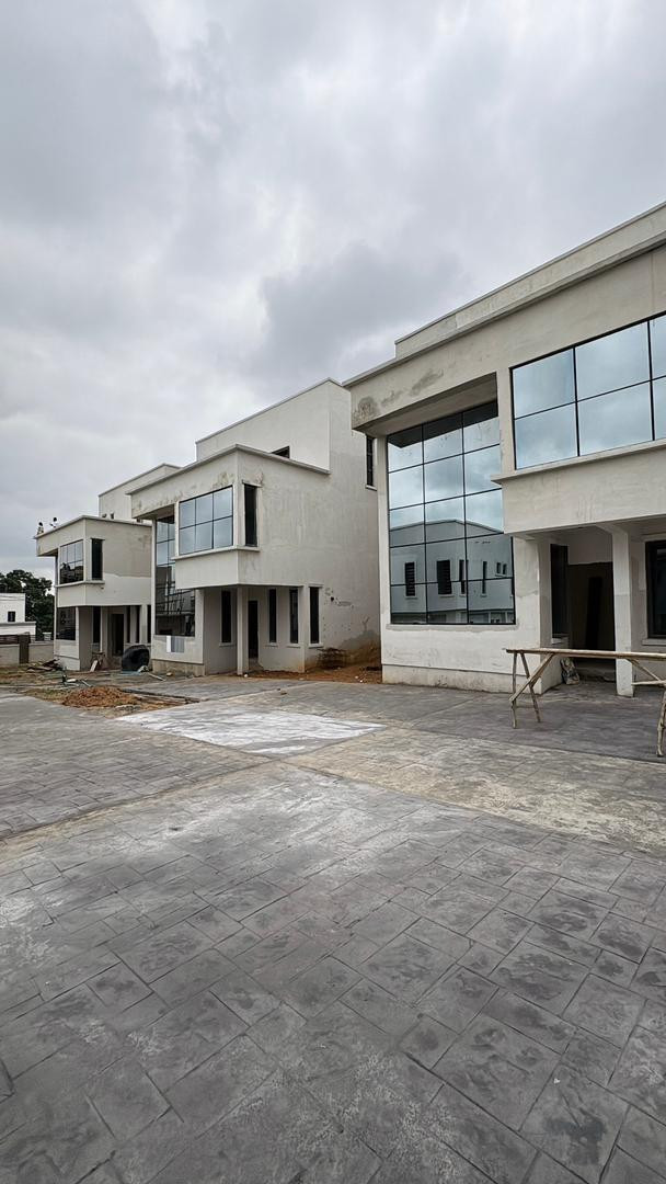 4 Bedroom Duplex and Bq with Cofo