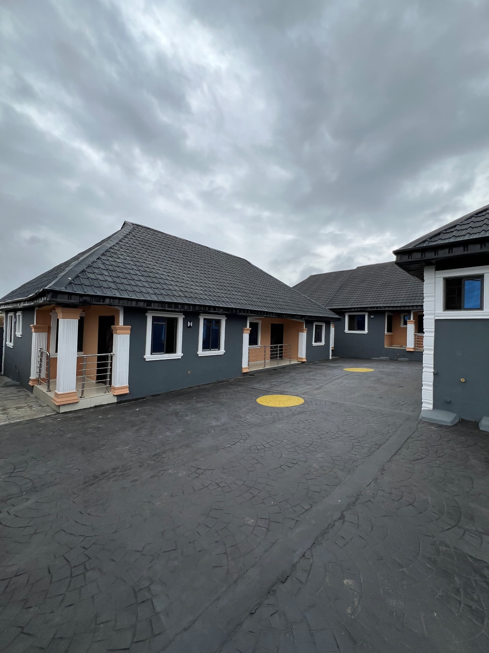 5 Unit 2 Bedroom Bungalow