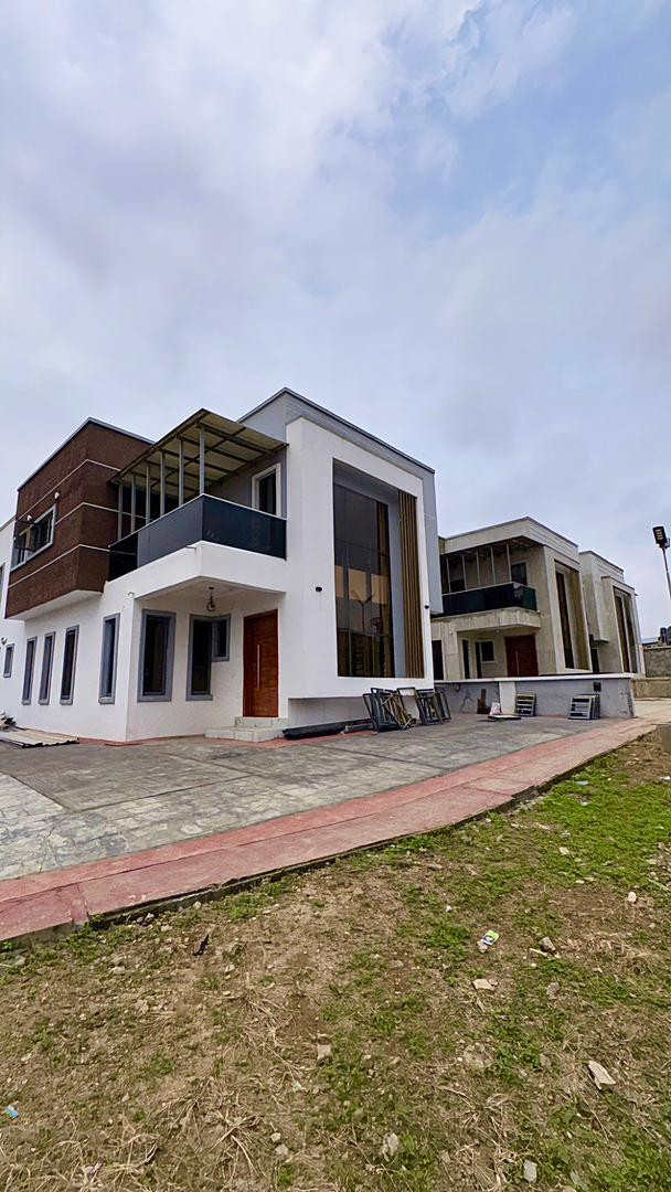 4 Bedroom Semi-Detached Duplex