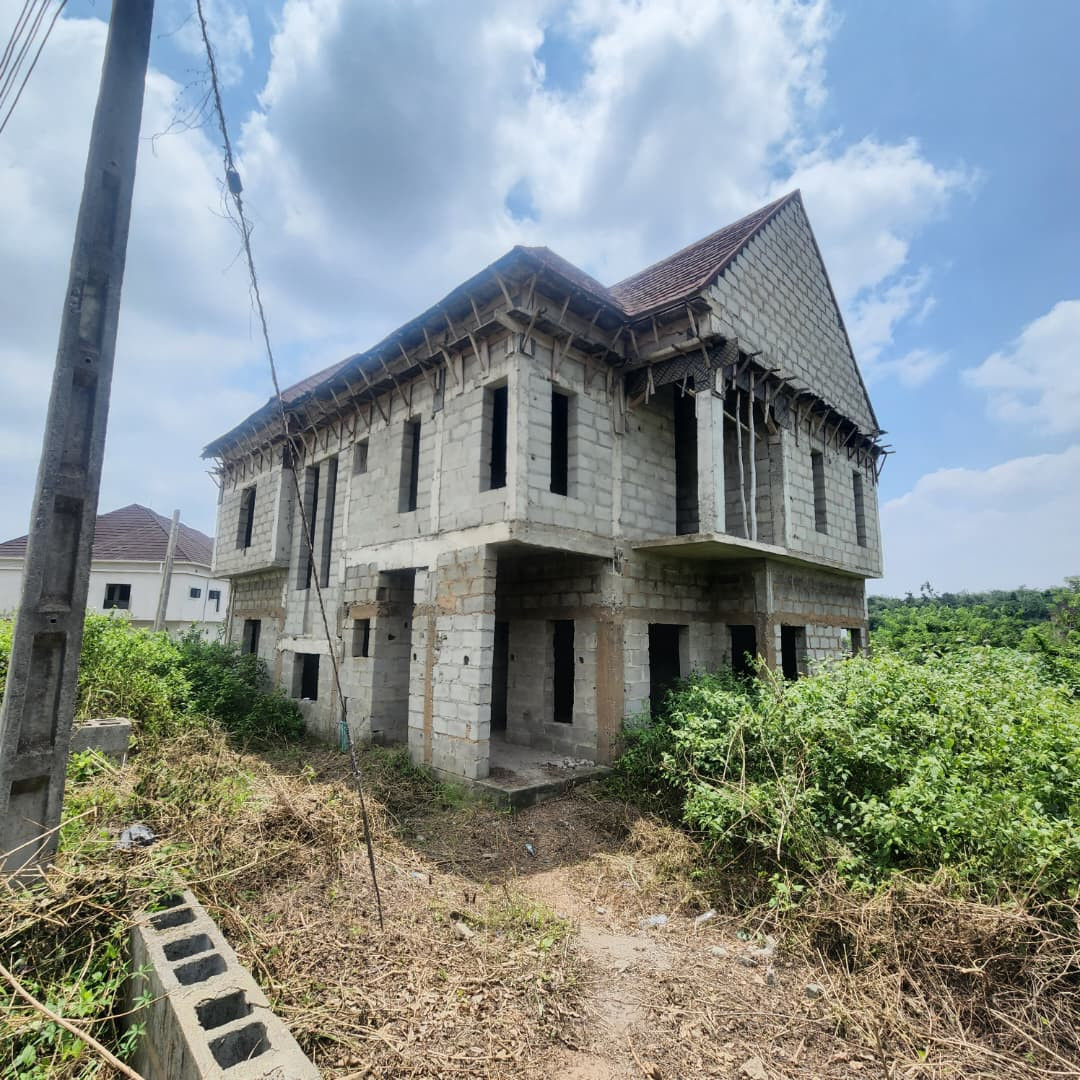 4 Bedroom Detached Duplex with Bq