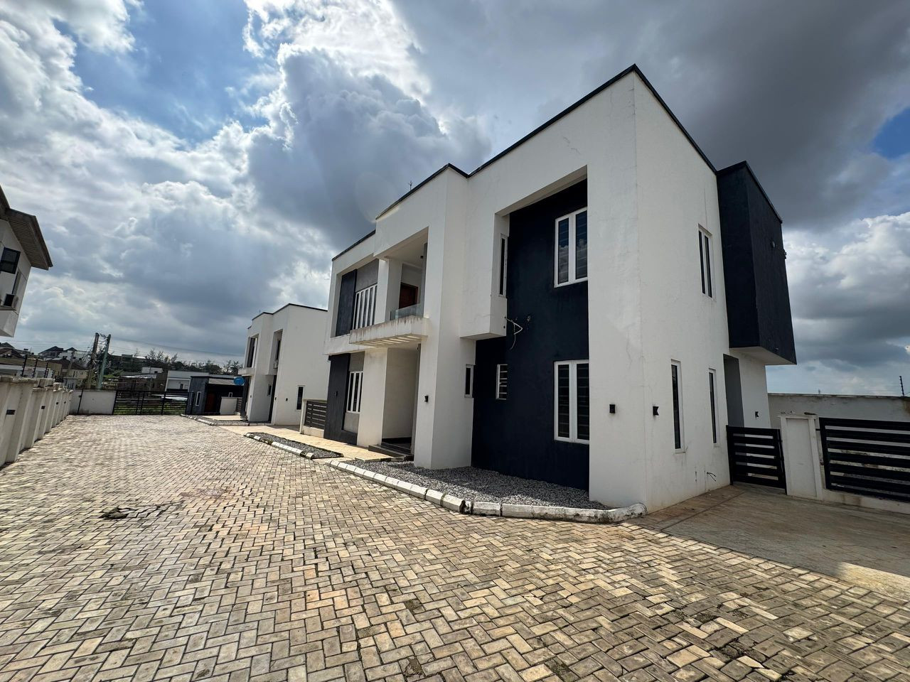 4 Bedroom Duplex