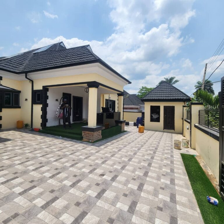 4 bedroom bungalow full furnished