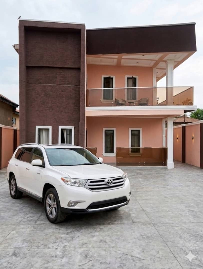 5 bedroom duplex with car