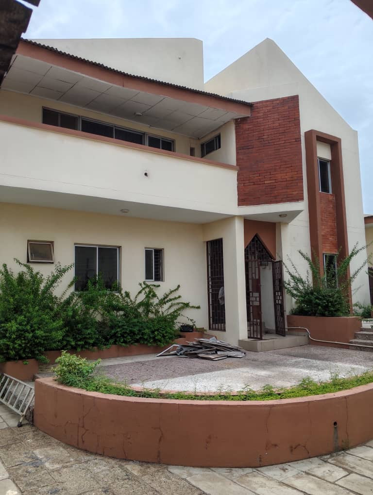 5 Bedroom duplex