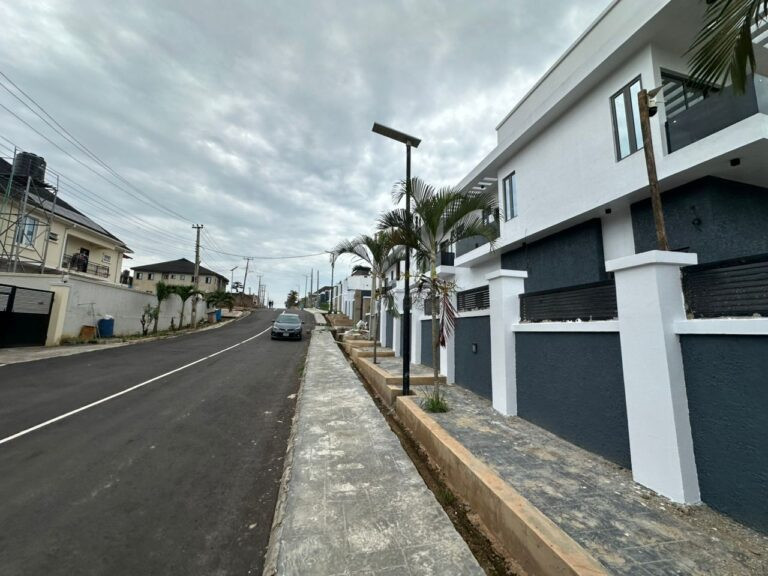 4-bedroom semi-detached duplex