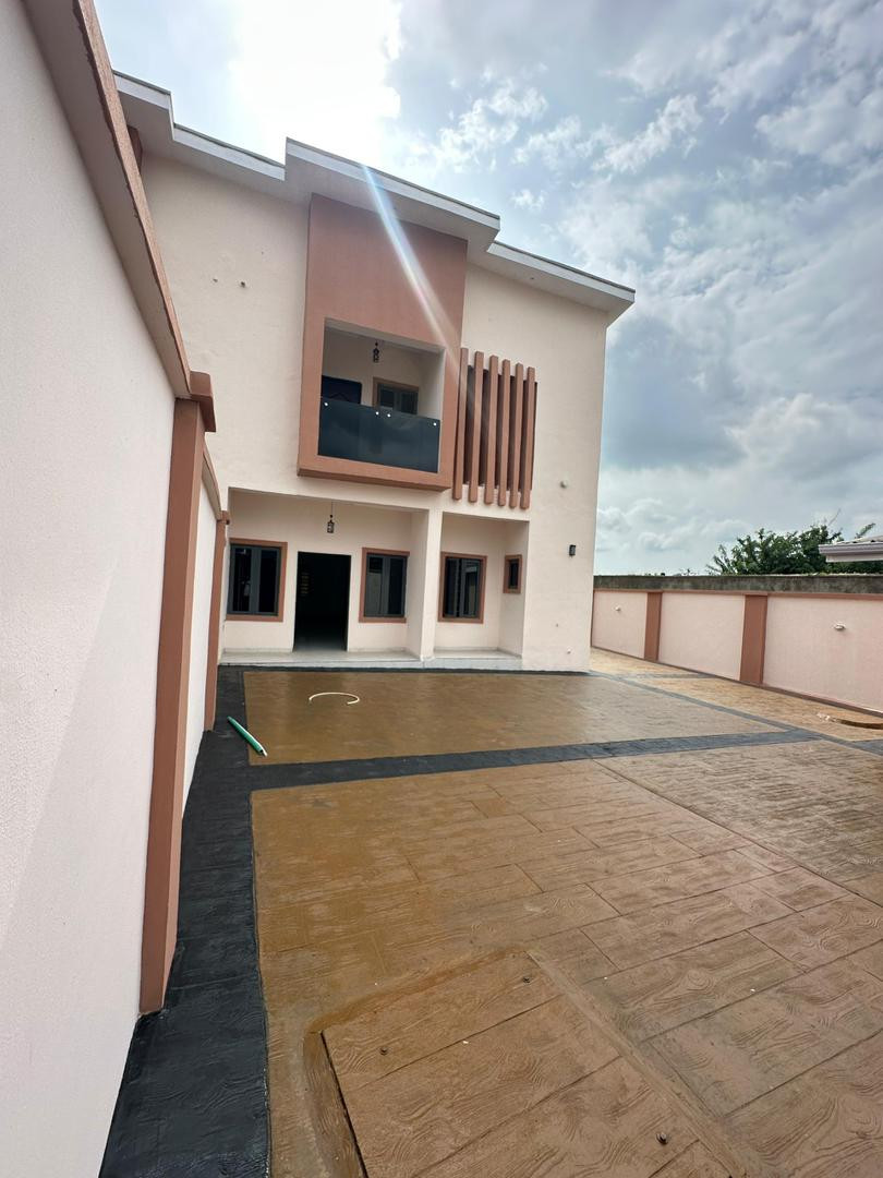 Newly built 4 bedroom terrace duplex