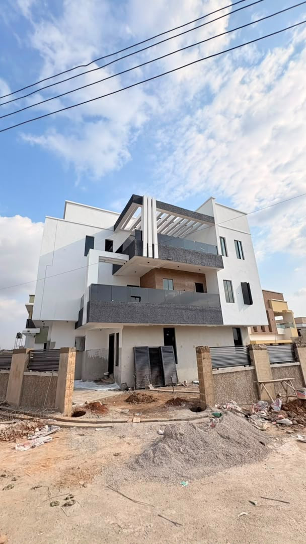 4 Bedroom penthouse with BQ.